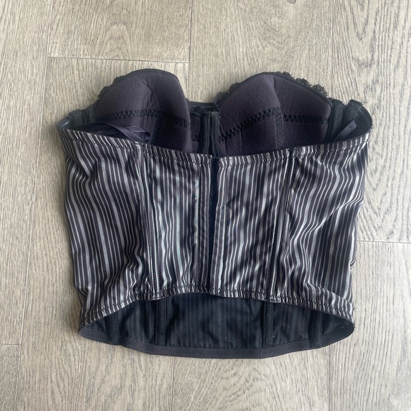 Stretch pinstripe corset - Picture 2 of 3